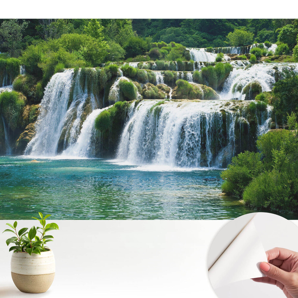 Öntapadós tapéta falra Vízesések és zöld növényzet