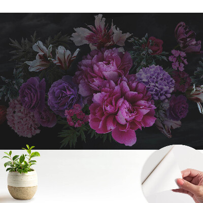 Öntapadó tapéta Romantikus virágok sötét háttér előtt