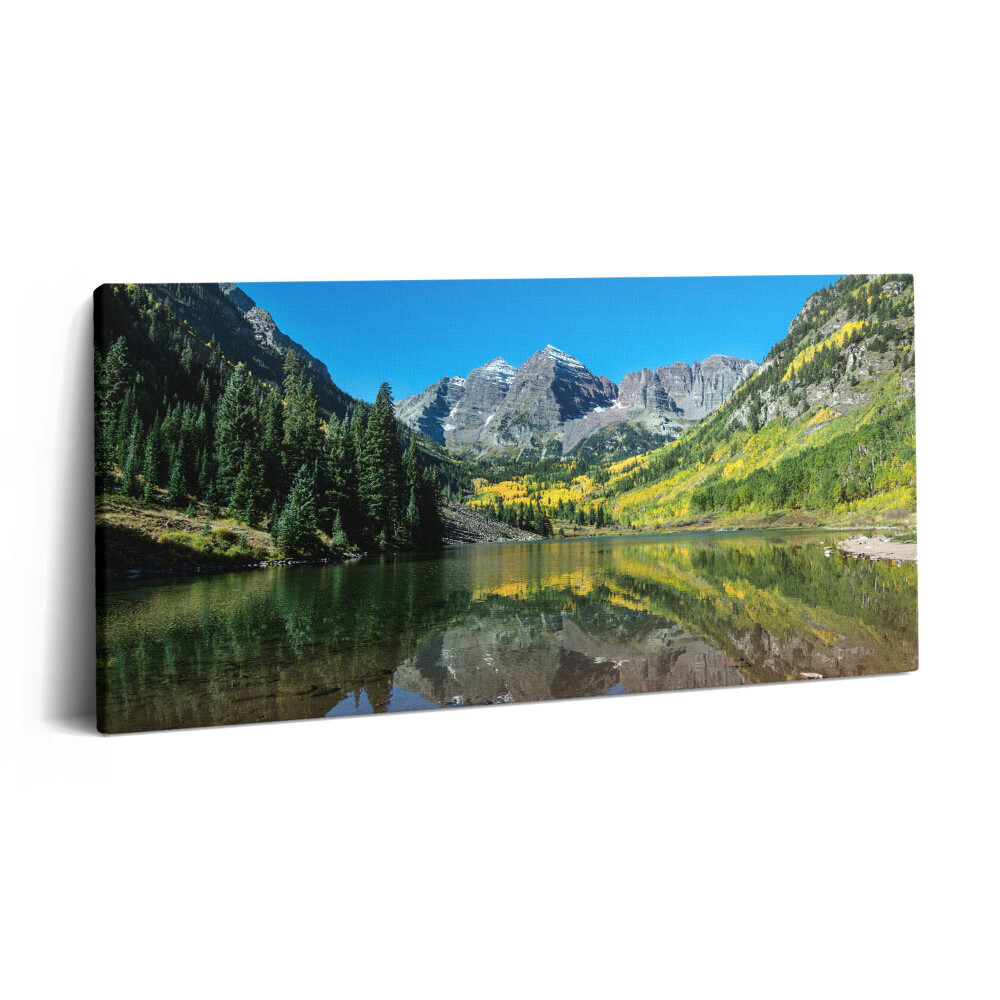 Vászonkép 140x70 Hegyek és erdők a tó partján