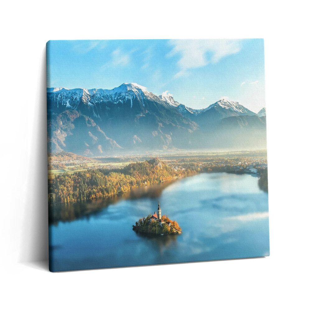 Vászonkép 60x60 Épület a hegyekben lévő tavon