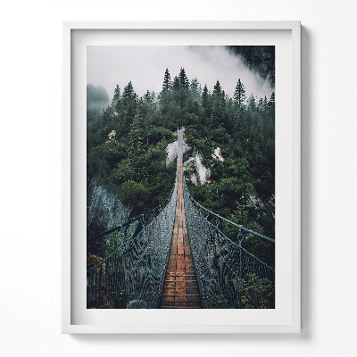 Keretezett kép Lógó híd egy erdő felett