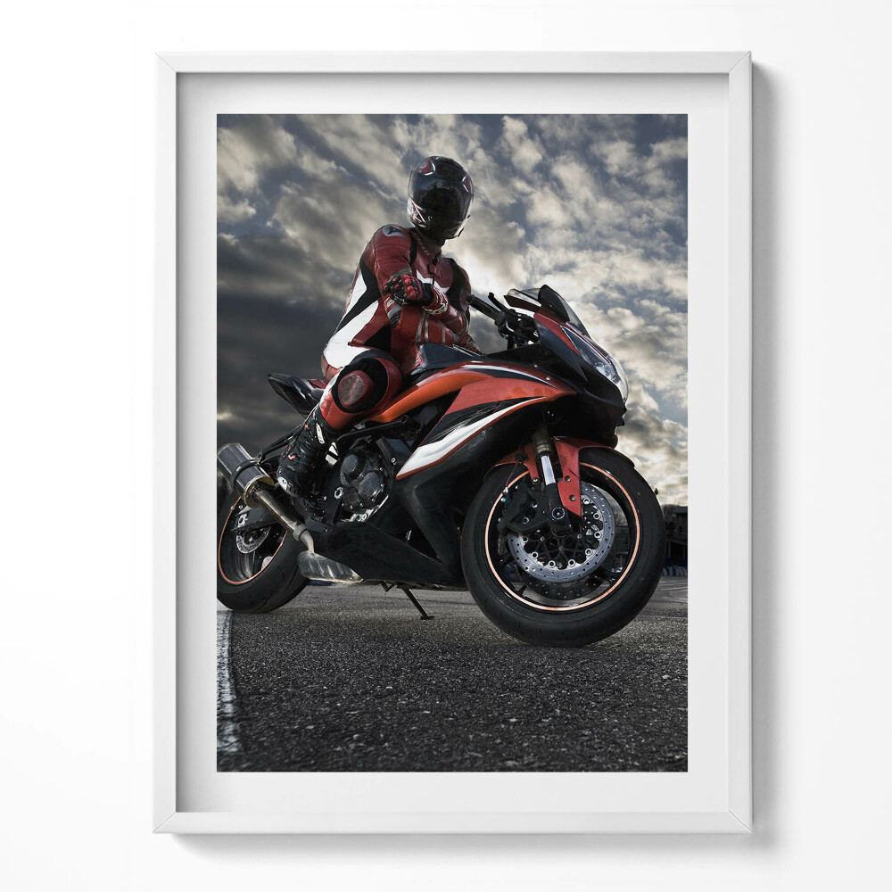 Kép keretben Ember motoron