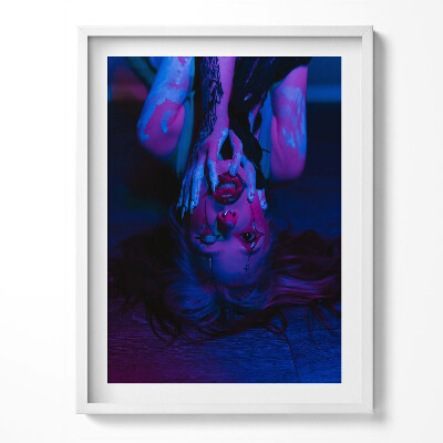 Keretezett kép Lány tetovált jokerrel