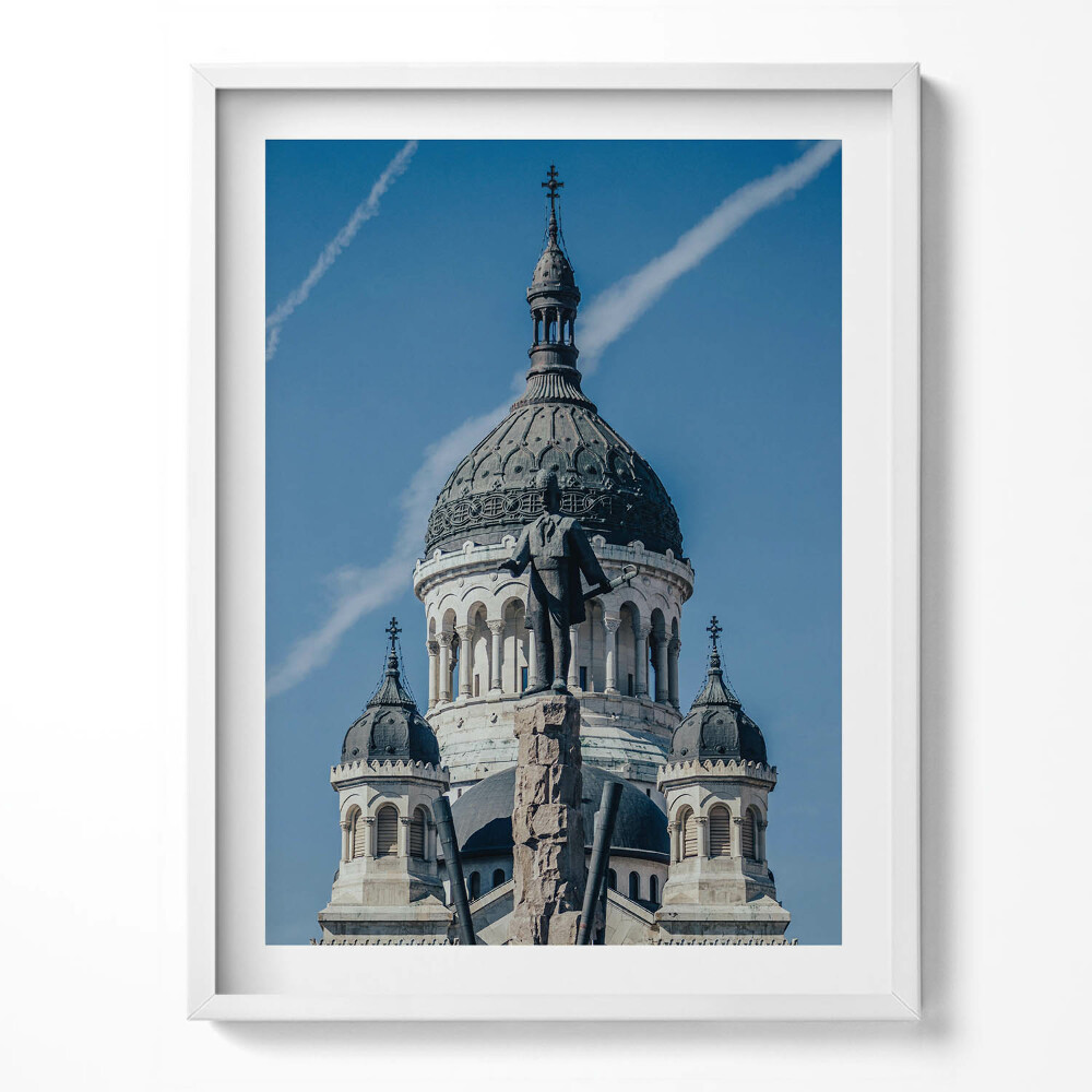 Kép keretben Avram Iancu emlékműve