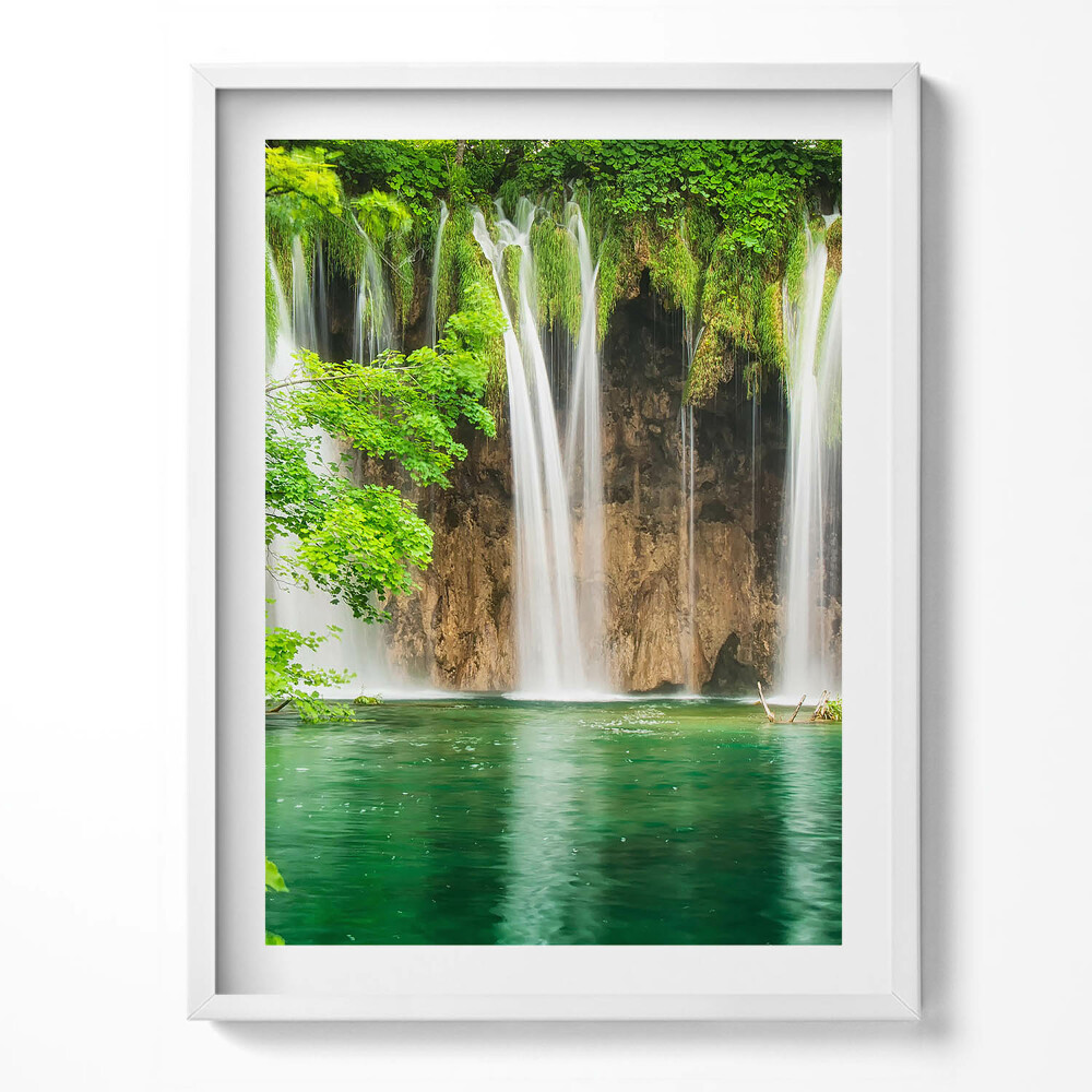 Keretezett kép Természet - Vízesés tó és növényzet