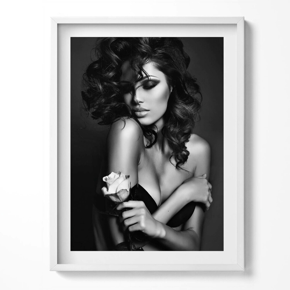 Kép keretben Portré egy gyönyörű nő virággal