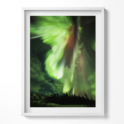 Kép keretben Zöld sarki fény az erdő felett