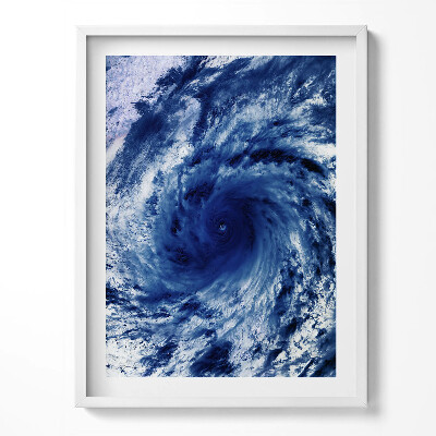 Kép keretben NASA fotó - felhőörvény az űrből