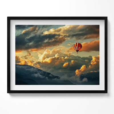 Kép keretben Léghajó a felhők felett