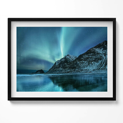 Kép keretben Északi fény a hegyek felett