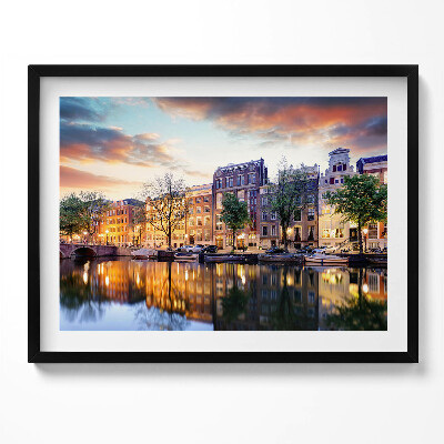 Kép keretben Városi táj vízparti épületek