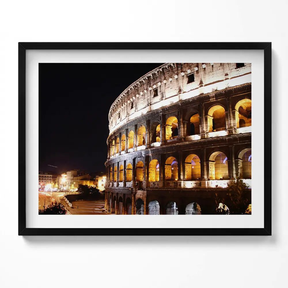 Kép keretben Római Colosseum éjszakai fényben