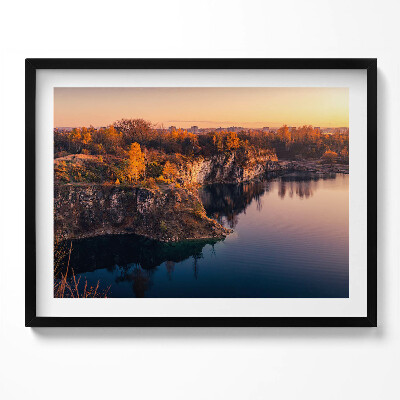 Kép keretben Tó és őszi táj