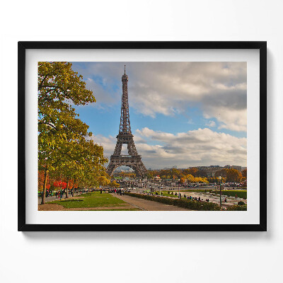 Kép keretben Eiffel-torony a háttérben