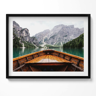 Kép keretben Hajó orra hegyek között