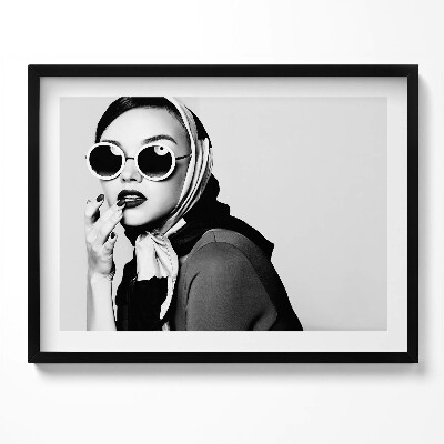 Kép keretben Stílusos nő napszemüvegben