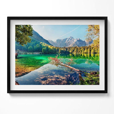 Kép keretben Hegyek és zöld tó