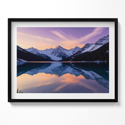 Kép keretben Hegyek és tó tükröződése