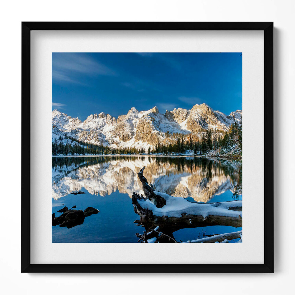 Keretezett falikép Hegyek és tükörsima tó