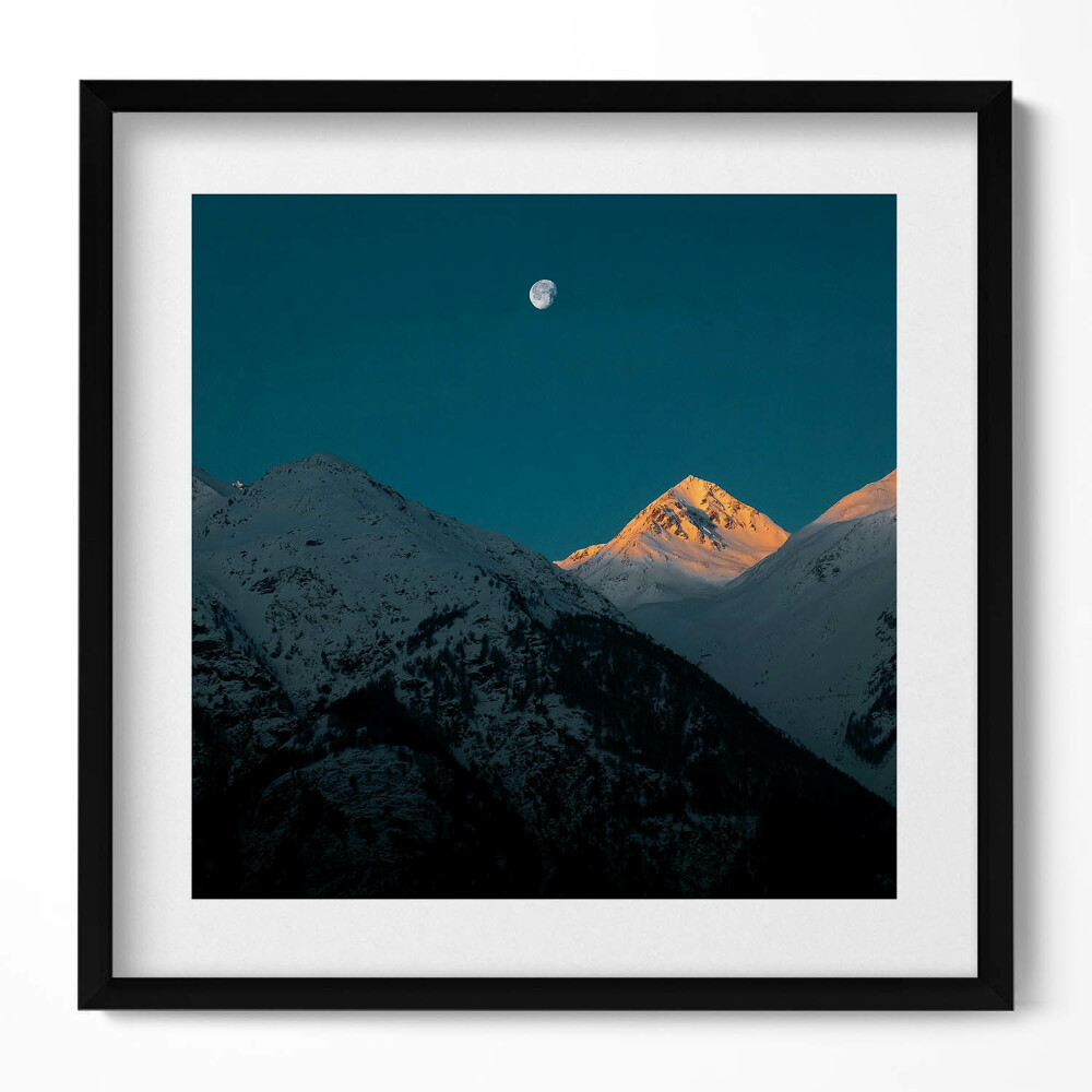 Keretezett falikép Havas hegycsúcs és hold