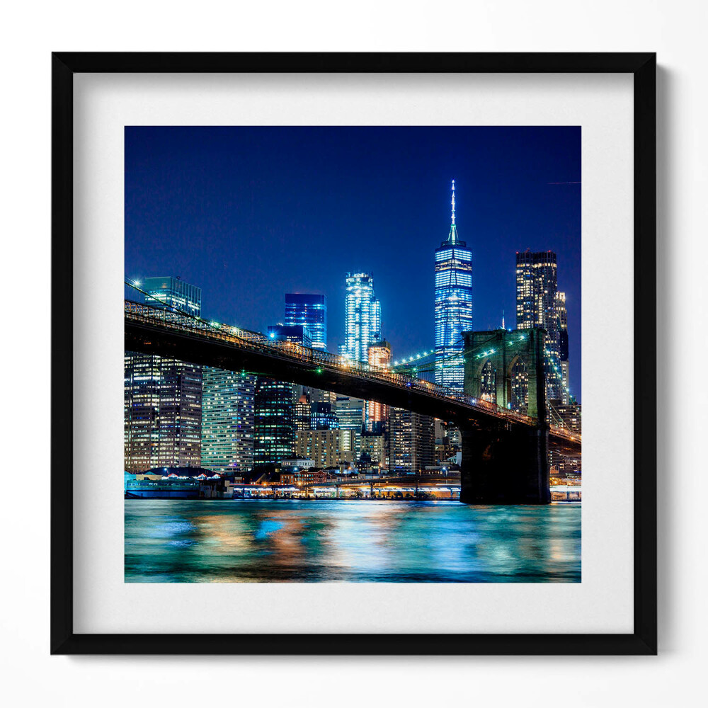 Keretezett falikép Éjszakai városi táj híd és felhőkarcolók