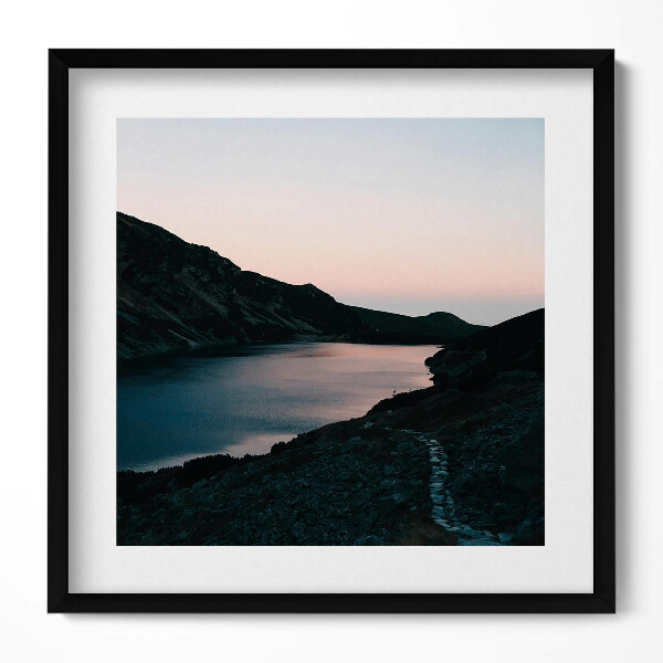 Keretezett falikép Hegyek és víz naplementében