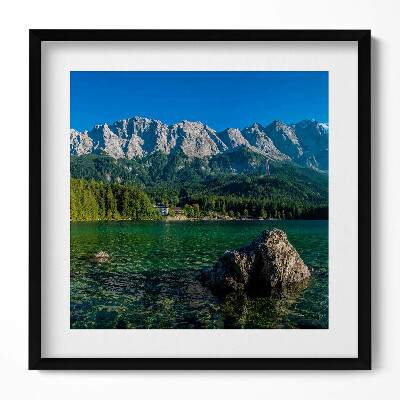 Keretezett falikép Hegyek és tükörsimá víz