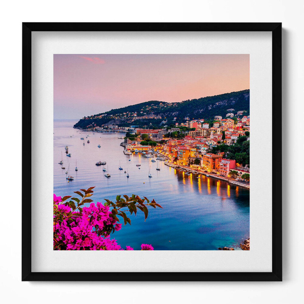 Keretezett falikép Tengerparti városkép naplementében