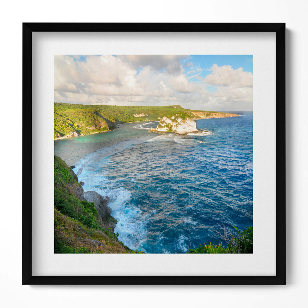 Keretezett falikép Tengerparti táj zöld dombokkal