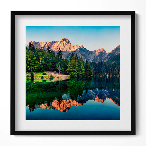 Keretezett falikép Hegyek és tükörkép a vízben