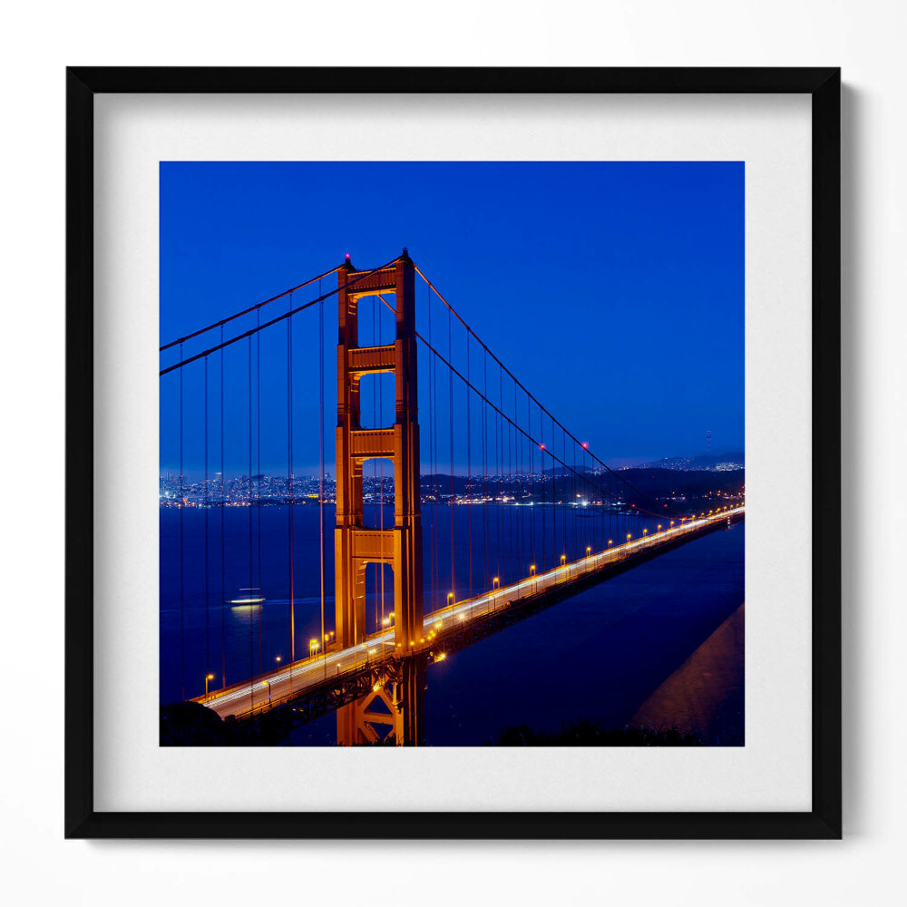 Keretezett falikép Aranykapu híd éjszakai fényben