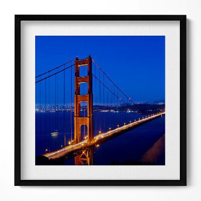 Keretezett falikép Aranykapu híd éjszakai fényben