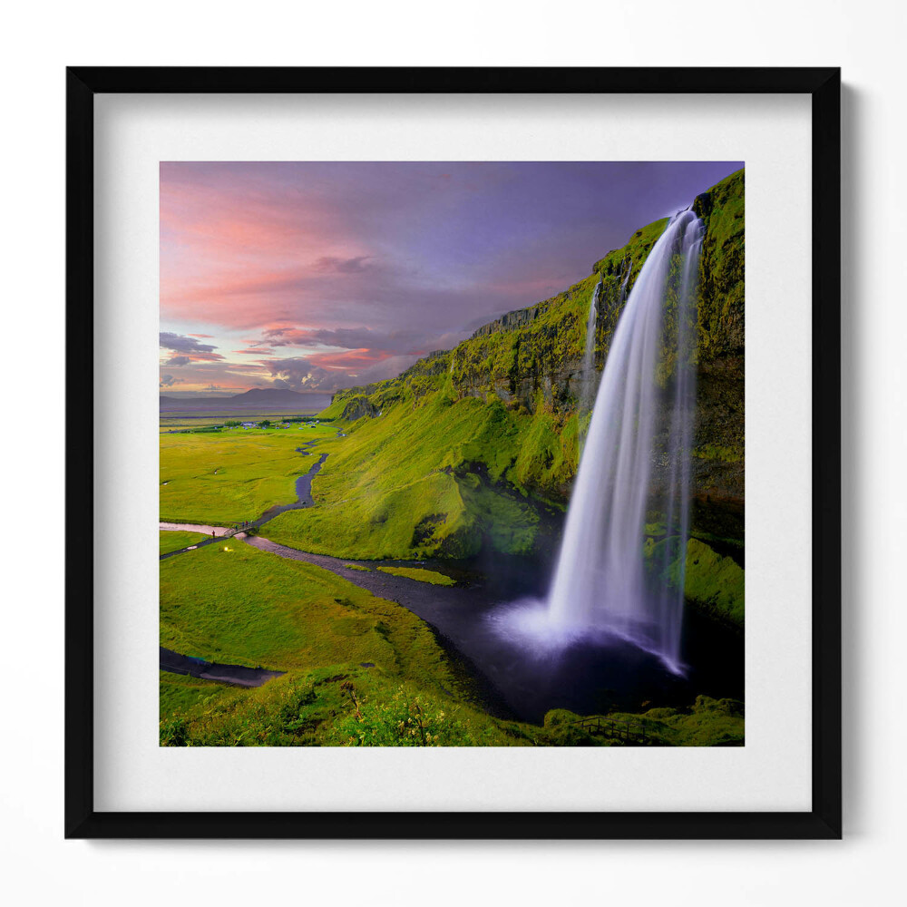 Keretezett falikép Zöld dombok és vízesés