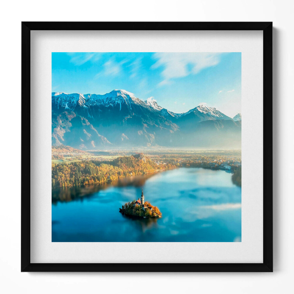 Keretezett falikép Tó hegyek sziget templom