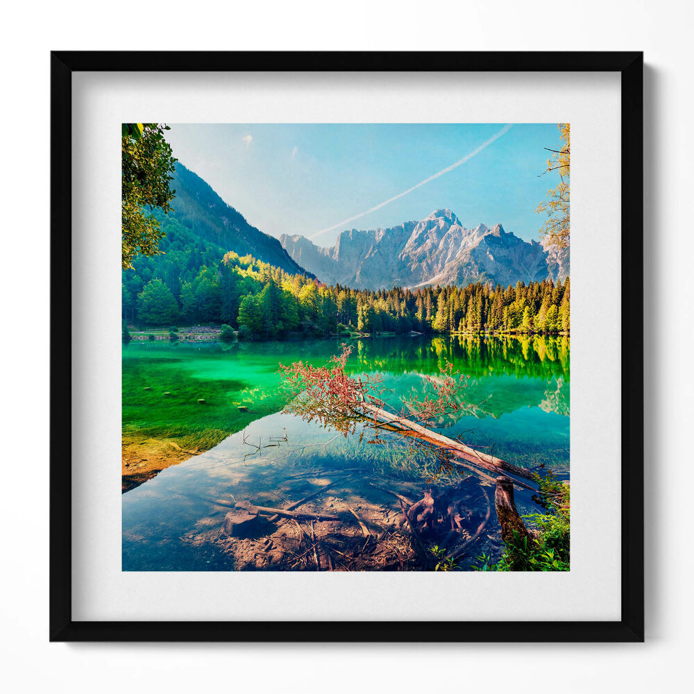 Keretezett falikép Hegyek és zöld tó