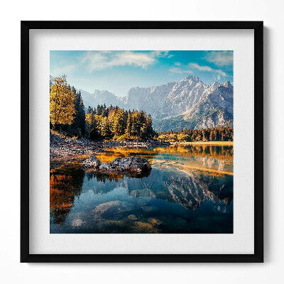 Keretezett falikép Hegyek és tükörsima tó