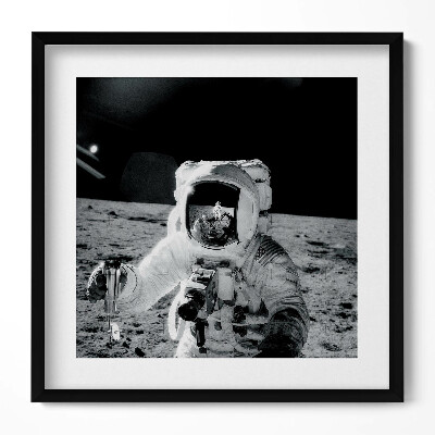 Keretezett falikép Űrhajós a Holdon