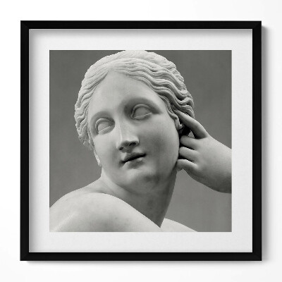 Keretezett falikép Büszke női alak szoborral