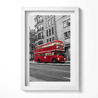 Keretezett kép Piros londoni busz városi környezetben