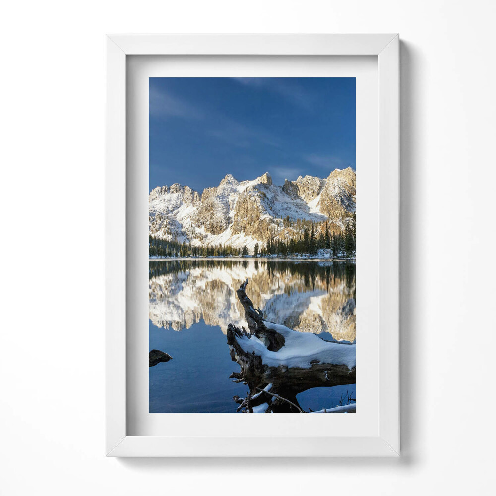 Keretezett kép Hegyek és tükörsima tó