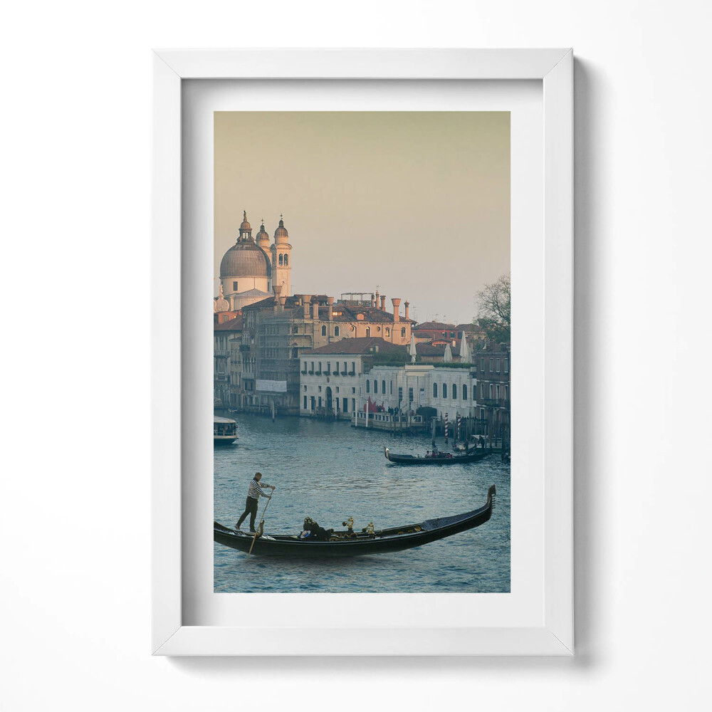 Keretezett kép Velencei gondola a vízen