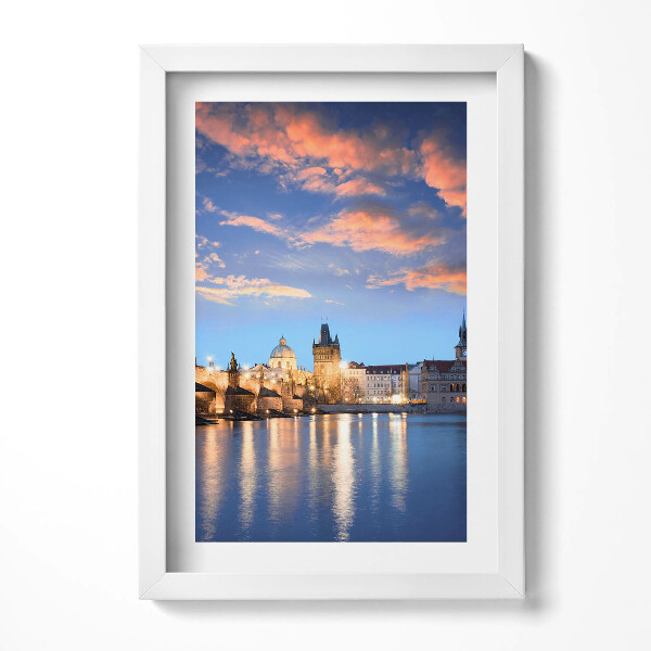 Keretezett kép Városkép vízparton naplementében