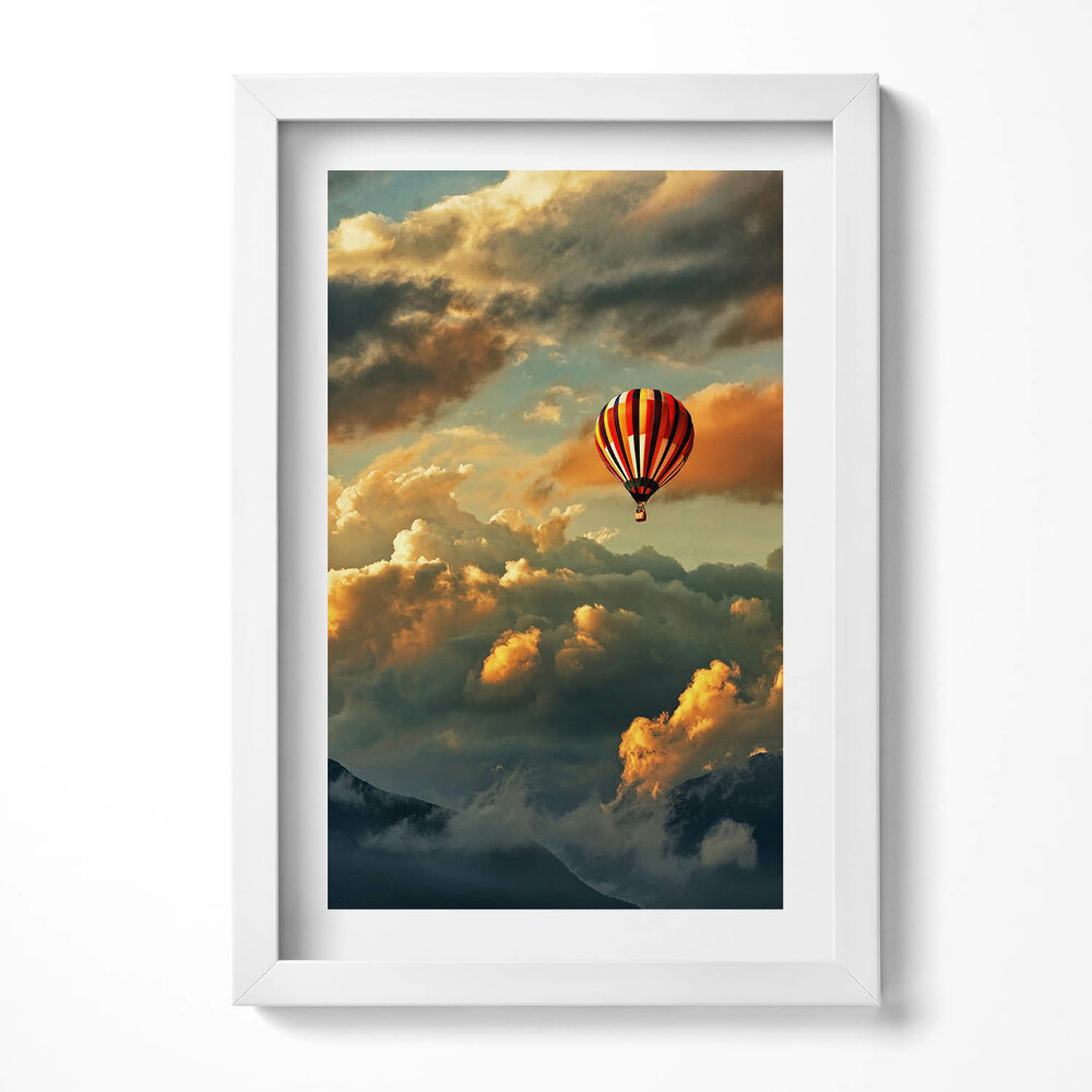 Keretezett kép Léghajó a felhők felett