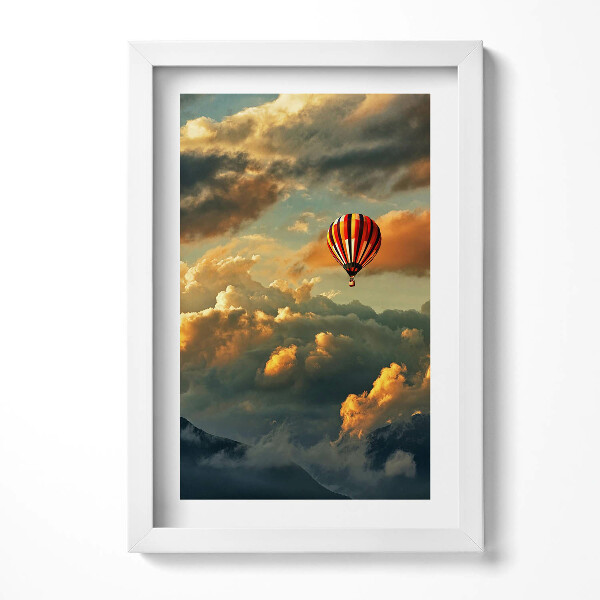 Keretezett kép Léghajó a felhők felett