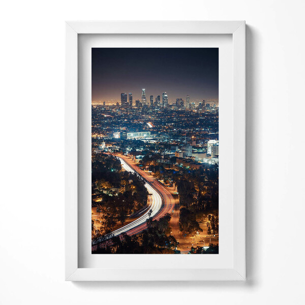 Keretezett kép Los Angeles éjszakai városképe