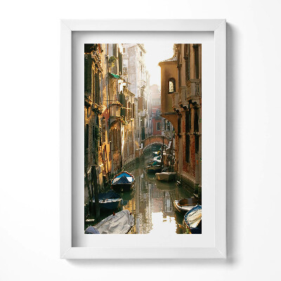Keretezett kép Velencei csatorna napfényben