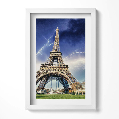 Keretezett kép Eiffel-torony viharos háttérrel