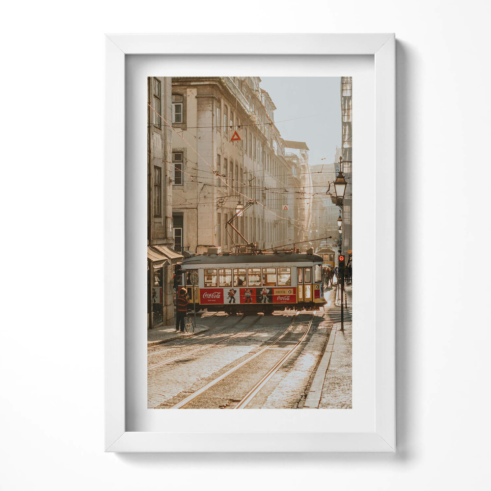 Keretezett kép Városi utca villamossal
