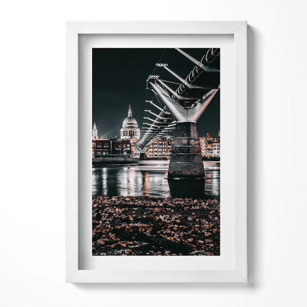 Keretezett kép Híd és városi táj éjszaka