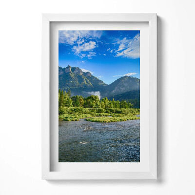 Keretezett kép Hegyek és folyó tájképe